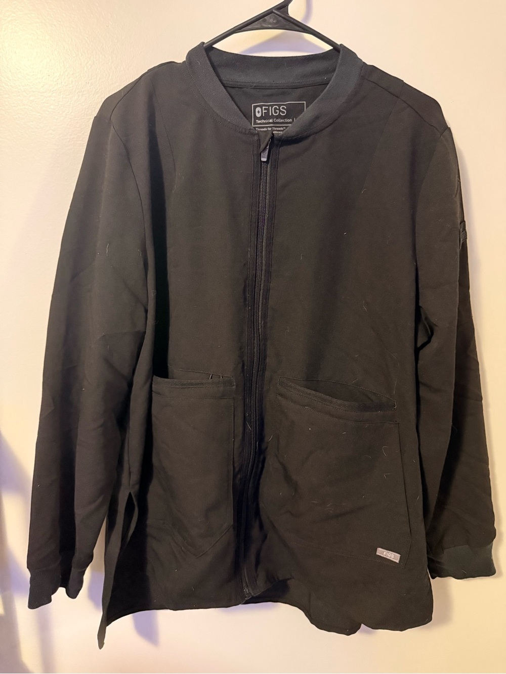 FIGS Women’s Black Zip-front Jacket